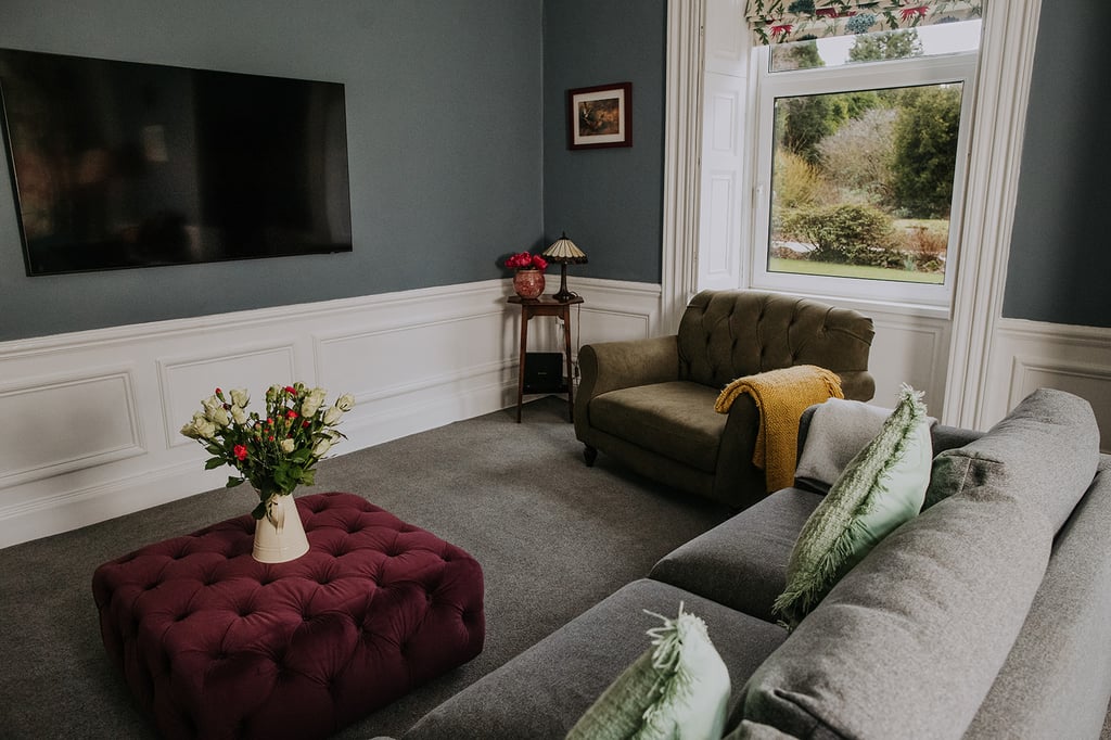 The lounge in the pheasant lodge with sky tv and netflix and seating for six people