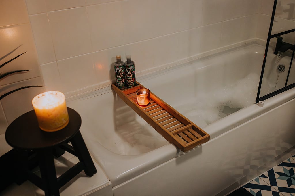 a bath tub in the pheasant lodge bathroom